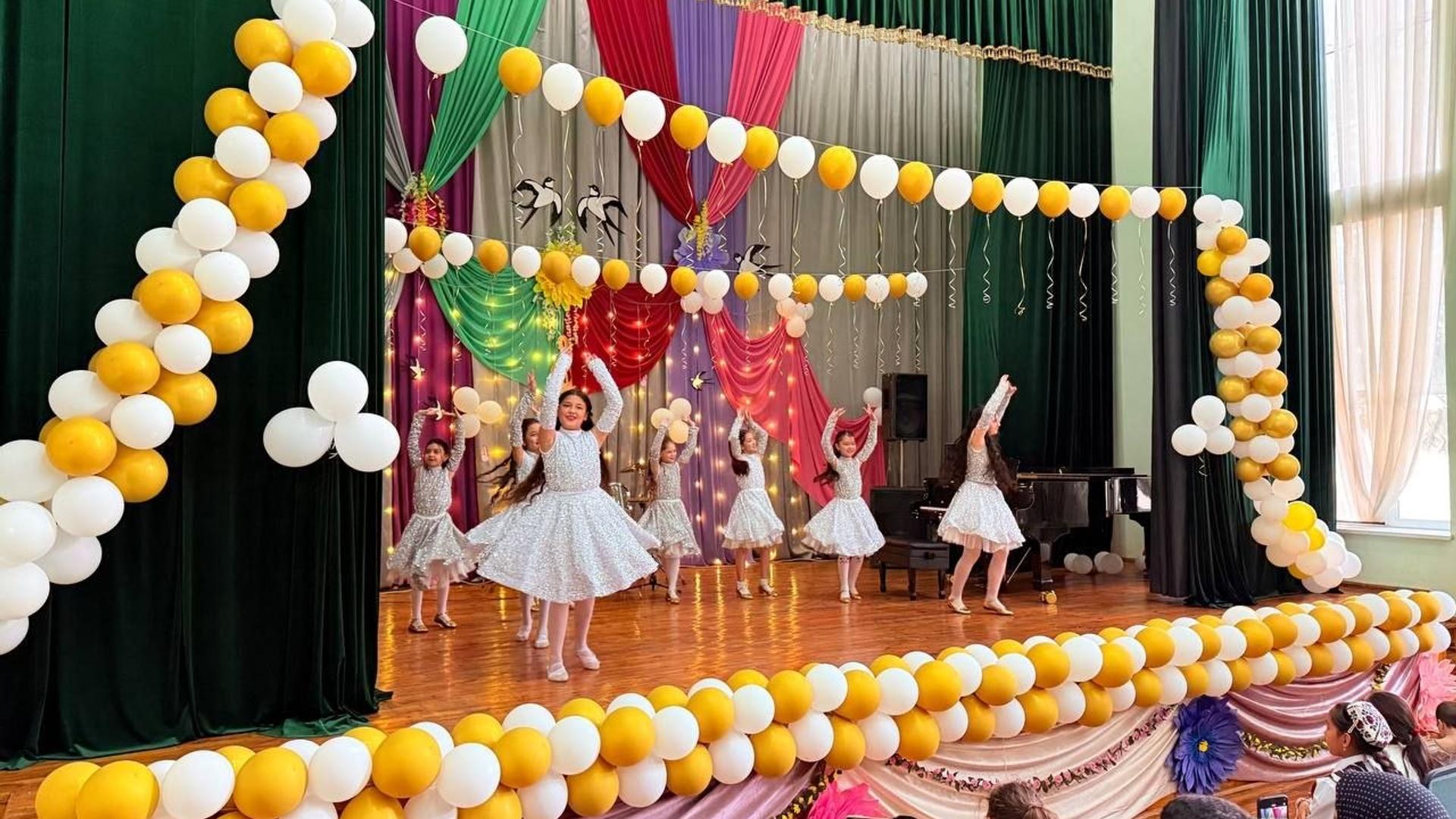 2-son Bolalar musiqa va san'at maktabi faoliyatidan lavhalar