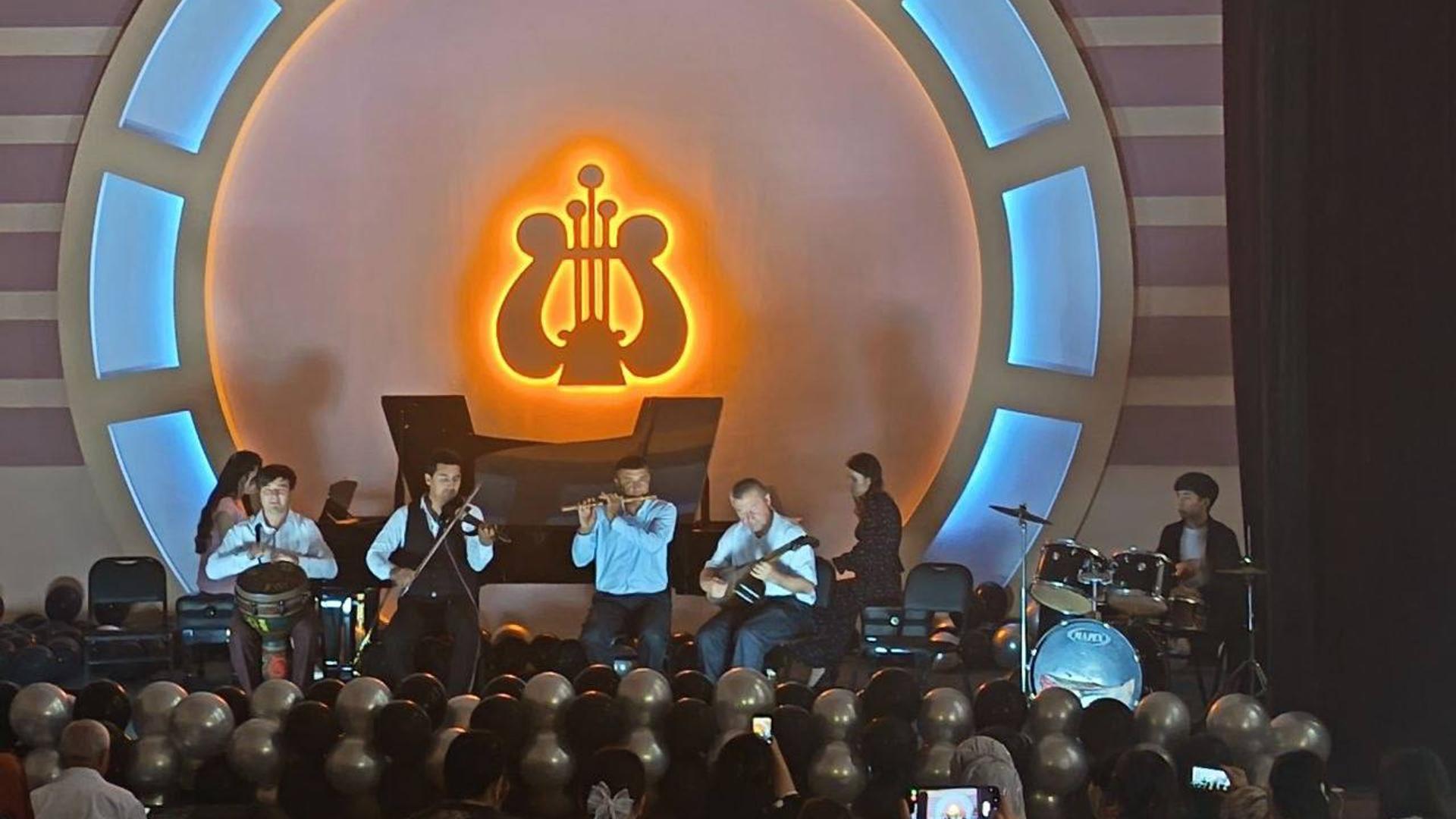Hisobot konsertidan lavhalar